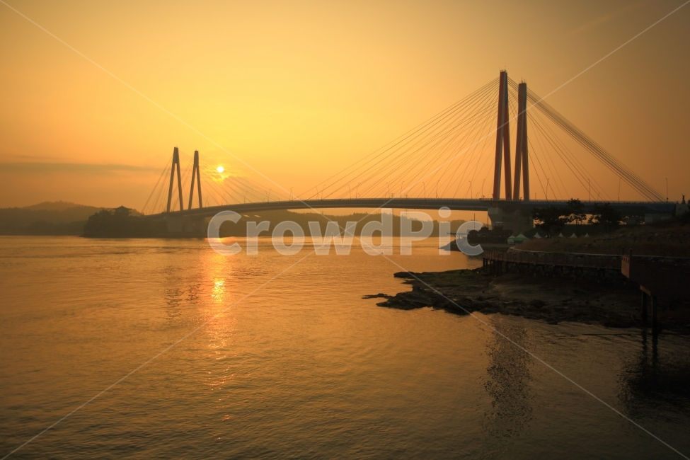 진도대교,바닷가,일출,아침,자연풍경,자연,풍경,nature,landscape,한국자연풍경,한국자연경관,korea nature landscape,outdoors,옥외,sunlight,햇빛,sky,하늘,dawn,새벽,red sky,붉은 하늘,sunset,일몰,dusk,황혼