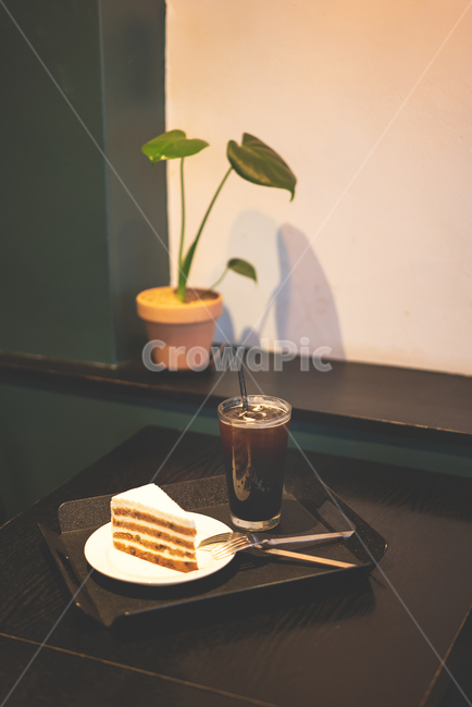 휴식,얼음,카페라테,카페,커피,나른함,여유,음식,식재료,요리,food,cook,meal,dishes,food reserves,디저트,간식,후식,dessert,snack
