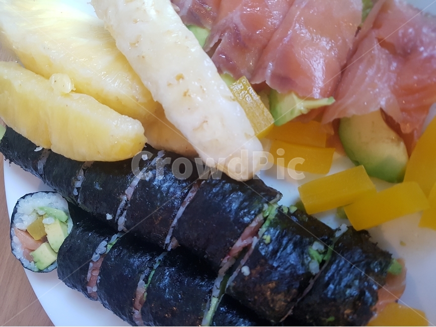 음식,김밥,연어롤,파인애플,단무지,음식,식재료,요리,food,cook,meal,dishes,food reserves