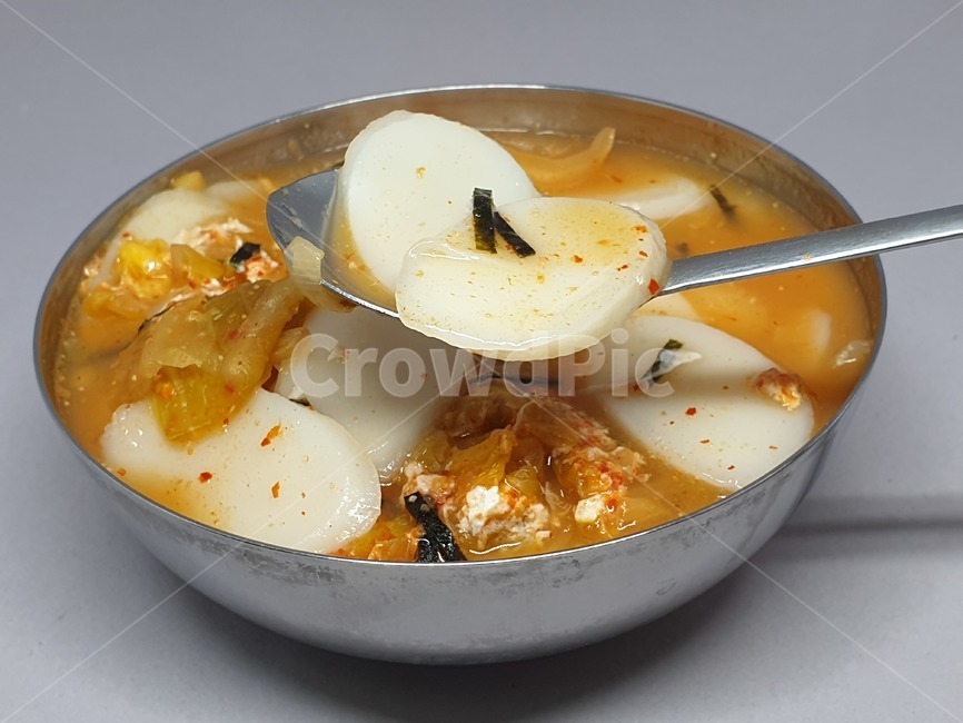 떡국,끼니,한끼,한그릇,요리,조리,메뉴,한국요리,전통요리,명절요리,koreafood,그릇,스댕그릇,meal,dish,사물,오브젝트,object,음식,tteokguk,ricecakesoup,레시피,맛있는,recipe,국물,김치,떡,cook,식기,bowl,식사,한국음식,명절음식,전통음식