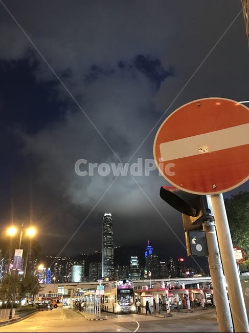 도로표지판,정지표지판,roadsign,stop,stopsign,야경,anightview,street,길거리,도로,정지,town,도시,도심야경,도시야경