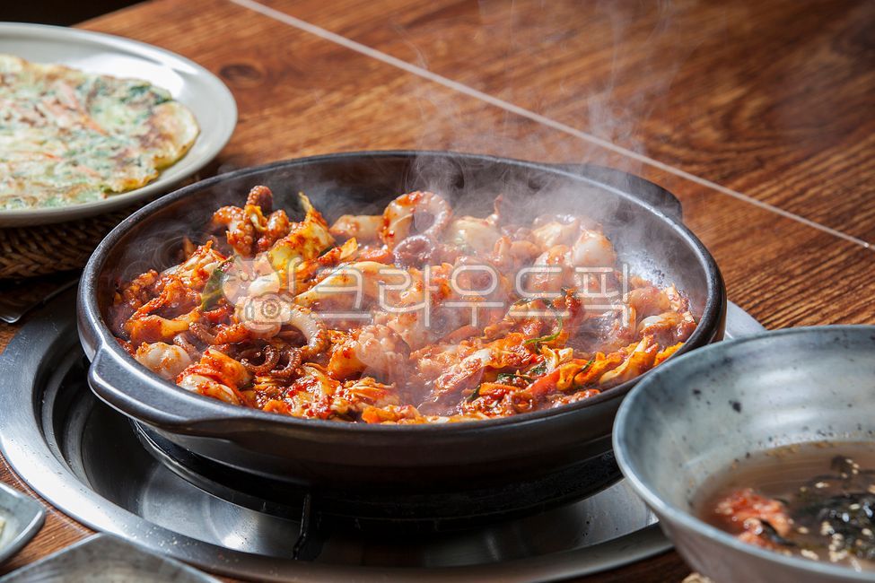 Drink snacks,seasoning,Soju snacks,snack,restaurant,Stirfried Octopus,Wild octopus dish,octopus dish,Octopus,food,Stirfried Vegetables,meal,Stirfried octopus,Octopus Fried Rice,live octopus,Korean food,Wellbeing food,Domestic octopus,cooking,mukbang,delic