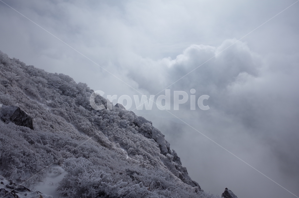 눈,겨울산,구름,한라산,겨웅,산,겨울,계절,winter,season,자연,풍경,nature,landscape,outdoors,옥외,weather,날씨