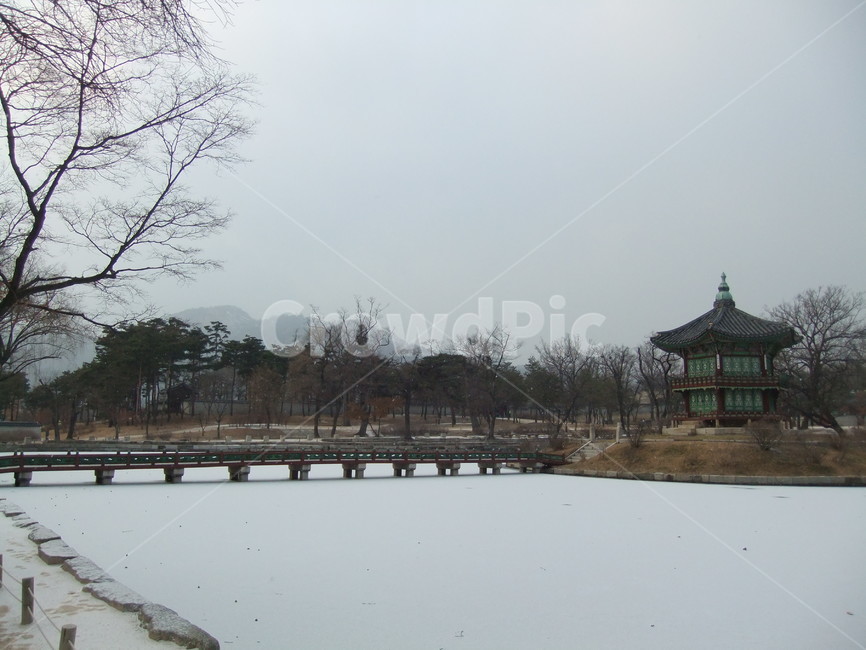 향원정,경복궁,한국,전통,겨울향원정,겨울,계절,winter,season,랜드마크,landmark,tourist attraction,한국랜드마크,한국관광지,한국명소,korea landmark,korea tourist attraction