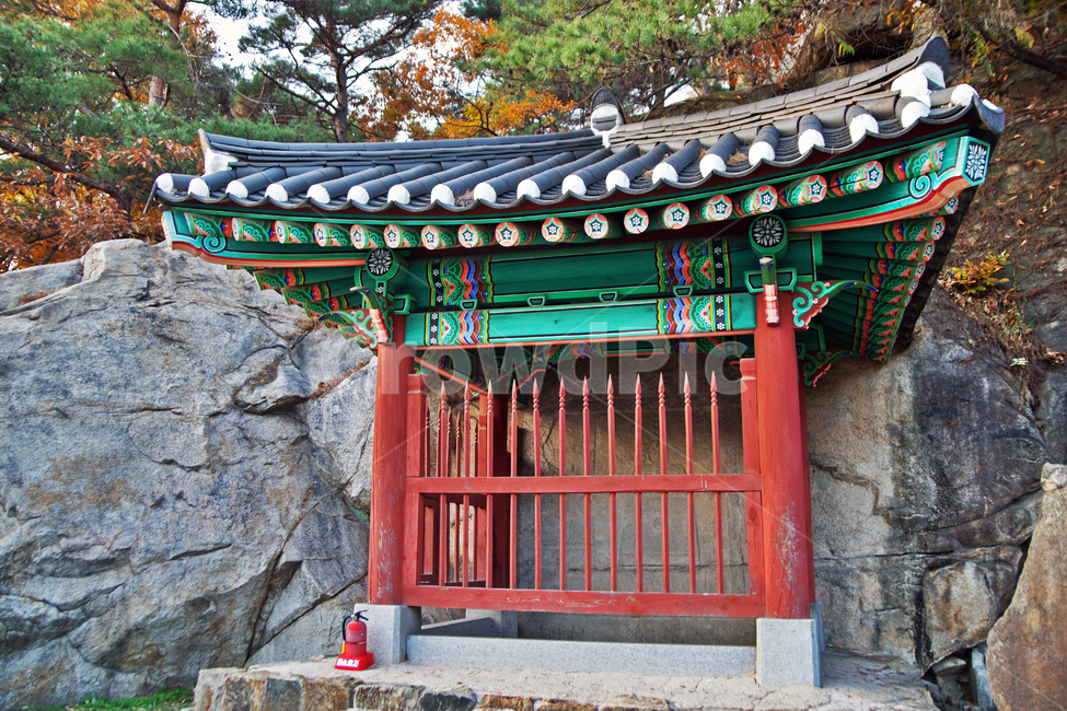 석수동마애종,안양석수동마애종,고려전기,암각화,마애종,시도유형문화재,승려,타종,전각