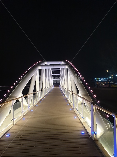 야경,다리,불빛,호수,백운호수,야경,밤,풍경,nightscape,night,landscape,건축물,건물외관,exterior,building,structure,architecture,construction,handrail,난간,banister