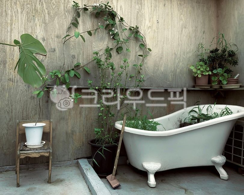 container,tub,lod,toilet cleaning,Neglect,noncolor,dreamy,bathtub,Other pictorial,gray,old bathhouse,gloom,abandoned bathtub,wasted,depressed,gloomy,rubbish,bath,bathroom,restroom,cleaning,waste,garbage,real,trash,gray tone,baths,old bathroom,old bathtub,