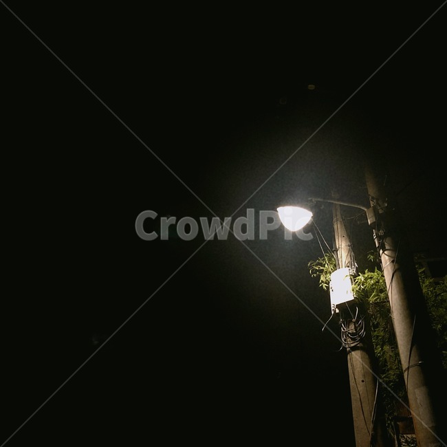 전봇대,밤,가로등,black,streetlamp,어두움,검정배경,불빛