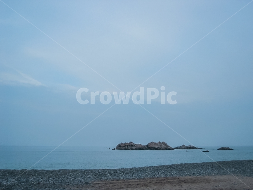 바다,푸른바다,감포,조약돌,푸른하늘,sea,bluesea,bluesky,solitary,lonesome,고적함,자연,풍경,nature,landscape,한국자연풍경,한국자연경관,korea nature landscape,해변,바다,beach,sea,water,물,shoreline,해안선,outdoors,옥외,ocean,대양,land,땅