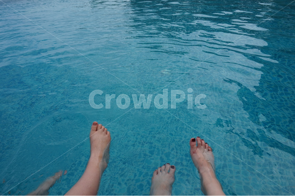 바캉스,여름,휴가,수영장,물놀이,water,swim,vacance,vacation,trip,travel,pool,감성,자연,풍경,nature,landscape,beach,sea,sandybeach,summer,wave,여름바다,신나는,설레는,힐링,여름,계절,summer,season,사람,인물,인간,human,person,신체일부,몸,body,여행,휴가,traveling,vacation,trip,물,toe,발가락