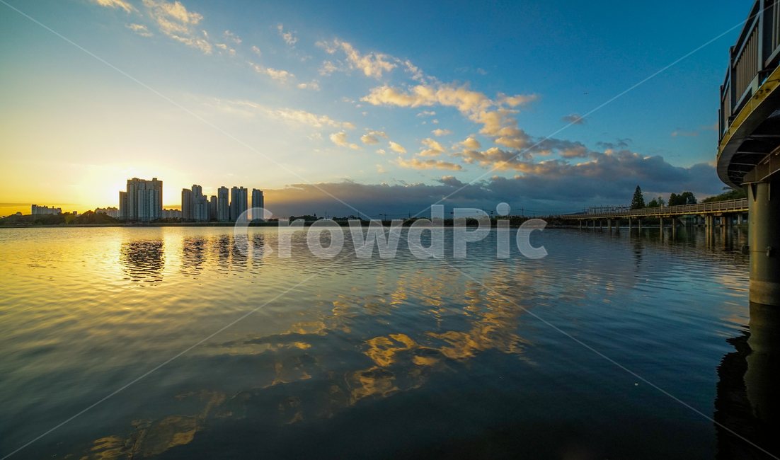 호수,하늘,구름,반영,투영,아파트,건물,다리,철교,교각,나무,도시,풍경,city,landscape,한국도시풍경,한국도시경관,korea cityscape,nature,자연,water,물,outdoors,옥외