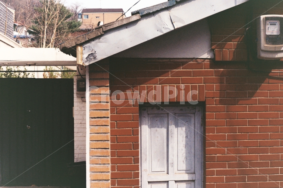 주택,오래된집,집,나무문,시골집,벽돌집,빨간벽돌집,건축물,건물외관,exterior,building,structure,architecture,construction