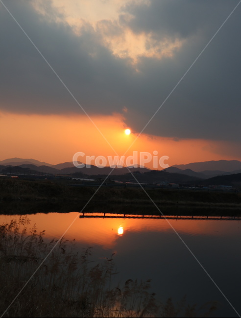 노을,일몰,자연,한국,시골,구름,장관,풍경,nature,sunrise,cloud,자연,풍경,nature,landscape,outdoors,옥외,dusk,황혼,sunset,sky,하늘,dawn,새벽,red sky,붉은 하늘,sunlight,햇빛