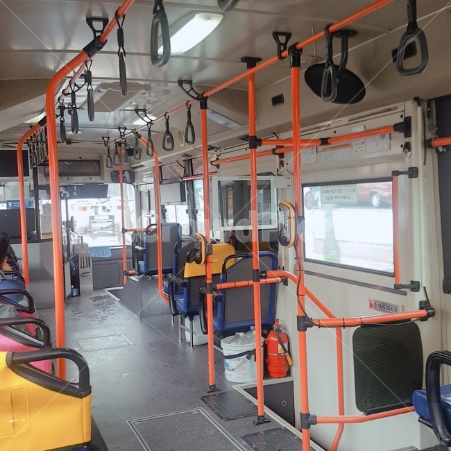 버스,bus,내부,손잡이,좌석,교통,교통수단,traffic,transportation