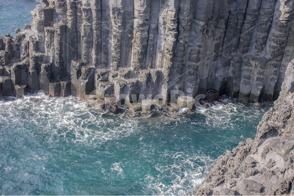 제주도,제주,주상절리,바다,jeju,jejuisland,돌,풍경,자연환경,암석,자연,풍경,nature,landscape,한국자연풍경,한국자연경관,korea nature landscape,제주도,jeju,jeju island,outdoors,옥외,cliff,낭떠러지