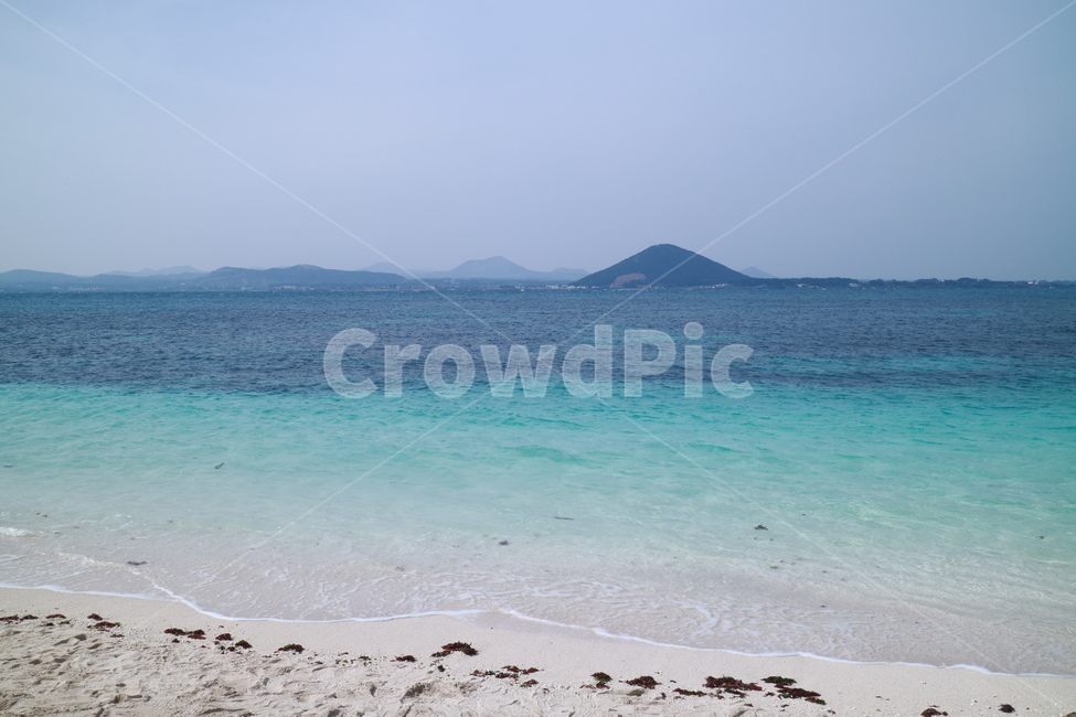 nature,자연,해안선,water,물,sea,바다,ocean,제주도,제주도바다,해변,beach,모래사장,백사장,파도,wave,겨울바다,청량,맑음,시원,수평선,섬