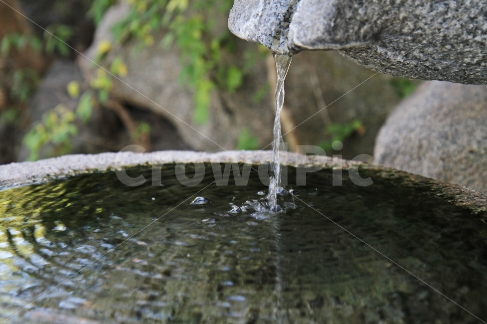 샘물,물,물방울,감성사진,돌확,휴식,힐링,rest,relaxation,healing