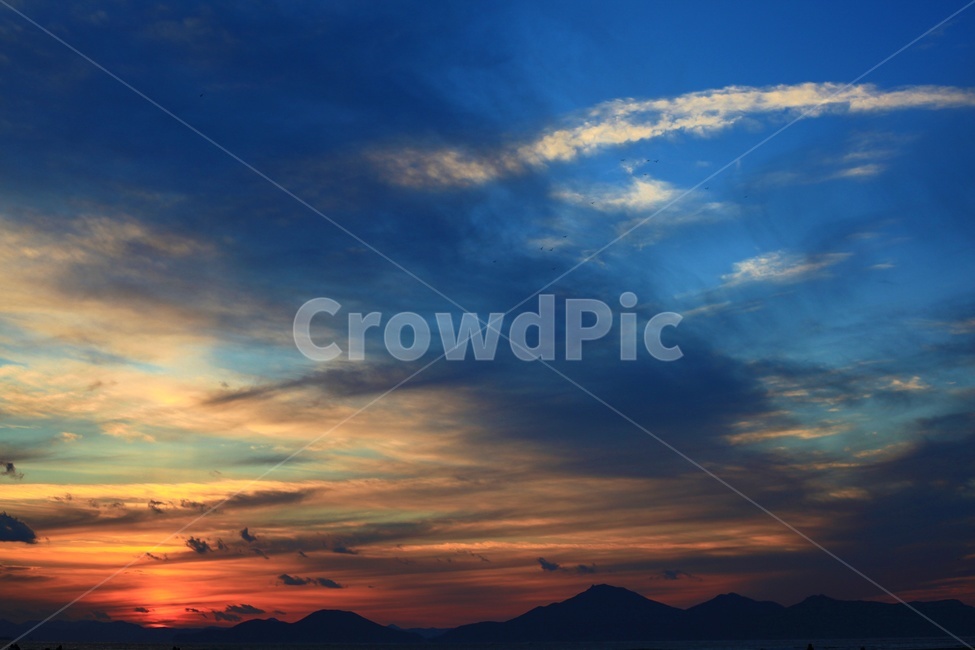 하늘,그라데이션,산,파랑,주황,노을,골든타임,자연,풍경,nature,landscape,outdoors,옥외,sky,sunset,일몰,red sky,붉은 하늘,dusk,황혼,dawn,새벽