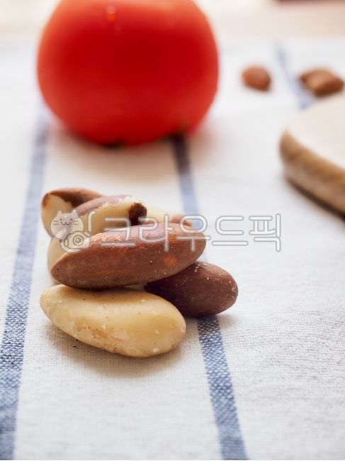 wellnessfood,brown,nut,food,brazil nuts,nuts,wellbeing,background,Wellbeing food,organic,brazilnut