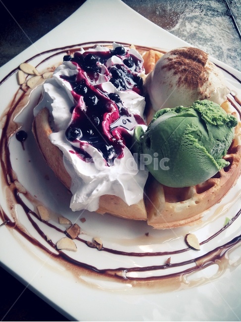 와플,카페,음식,디저트,아이스크림,아이스크림와플,초코,녹차,바닐라,블루베리,생크림,간식,요리,감성,색채,색감,색상,음식,식재료,요리,food,cook,meal,dishes,food reserves,디저트,간식,후식,dessert,snack