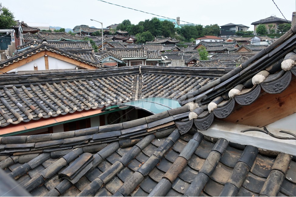 한옥,기와,지붕,전통,서울,한국,대한민국,집,빈티지,디자인,건축,동양,문화,스타일,주택,고풍,보존,보호,남산골,구조,전통미,한국전통,한국문화,korean traditional,korean culture,건축물,건물외관,exterior,building,structure,architecture,construction
