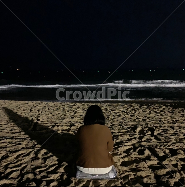 뒤,back,혼자,홀로,바다,고독함,외로움,쓸쓸함,우울함,슬픔,lonely,solitary