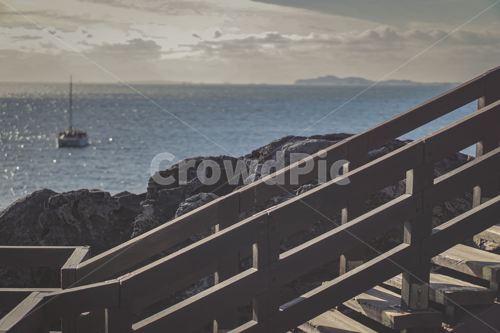 제주도,제주,바다,풍경,산책로,하늘,구름,자연,수평선,보트,배,jeju,sea,view,landscape,walk,nature,boat,sky,cloud,wood,beautiful,자연,풍경,nature,landscape,제주도,jeju,jeju island,banister,난간,handrail,railing,transportation,교통,vehicle,차량