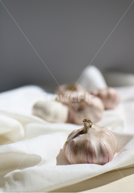 사진,마늘,야채,채소,햇마늘,나무,원목,질감,재질,빈티지,육쪽마늘,깐마늘,패브릭,갈릭,통마늘,재료,식자재,텍스처,garlic,wholegarlic,vegetable,food,wood,texture,음식,식재료,요리,food,cook,meal,dishes,food reserves,채소,야채,vegetables