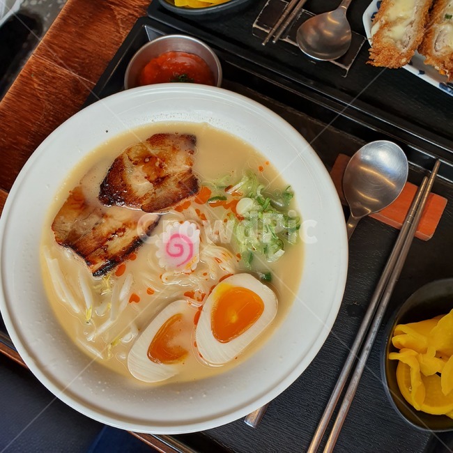 사발,food,bowl,음식,meal,식사,dish,요리,라멘,일본식라멘,돈코츠라멘,음식,식재료,요리,food,cook,meal,dishes,food reserves