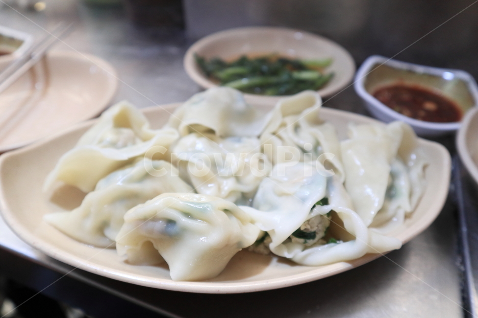 만두,시장,식사,고기만두,야식,안주,맛집,딤섬,eat,먹거리,healthy,건강한,green,homemade,dumpling,tasty,gourmet,restaurant,cooking,요리,meat,background,closeup,appetizer,에피타이저,dish,delicious,lunch,traditional,cuisine,dinner,meal,white,plate,fresh,food,음식,식재료,요리,food,cook,meal,dishes,food reserves,디저트,간식,후식,dessert,snack