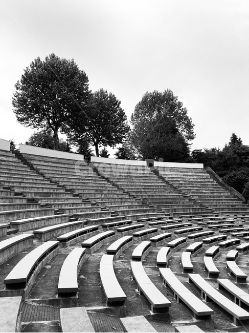 흑백,대구,대학교,광장,야외광장,오후,흑백,모노톤,monochrome,black and white,건축물,건물외관,exterior,building,structure,architecture,construction
