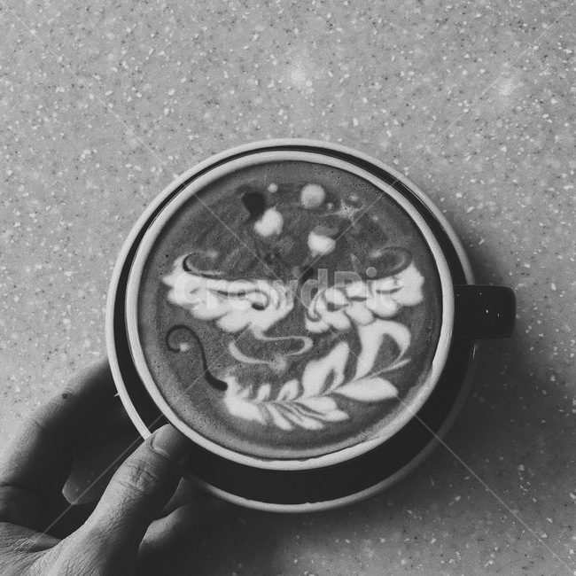 커피,라떼아트,coffee,latteart,커피음료,사람,인물,인간,human,person,신체일부,몸,body,커피,카페,coffee,cafe,흑백,모노톤,monochrome,black and white
