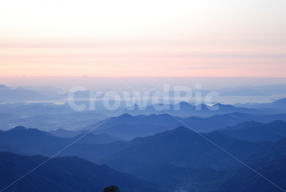 풍경,자연,아침,산그림자,새벽,자연,풍경,nature,landscape,한국자연풍경,한국자연경관,korea nature landscape,outdoors,옥외,mountain range,산맥,mountain,산