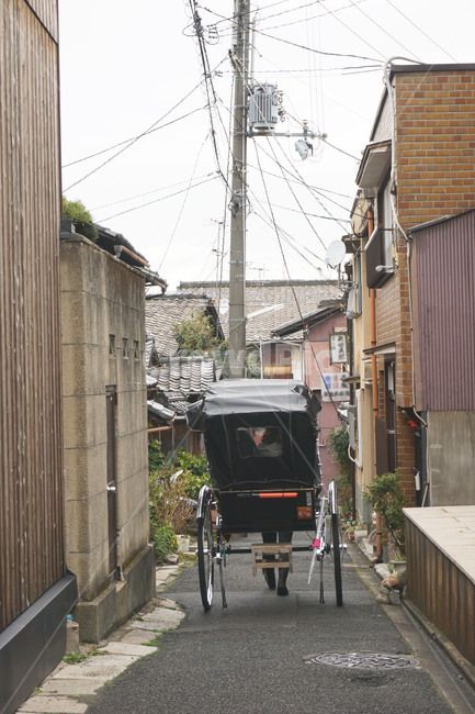 인력거,일본,골목,교통,차량,골목길,alley,bike,자전거,transportation,vehicle,bicycle