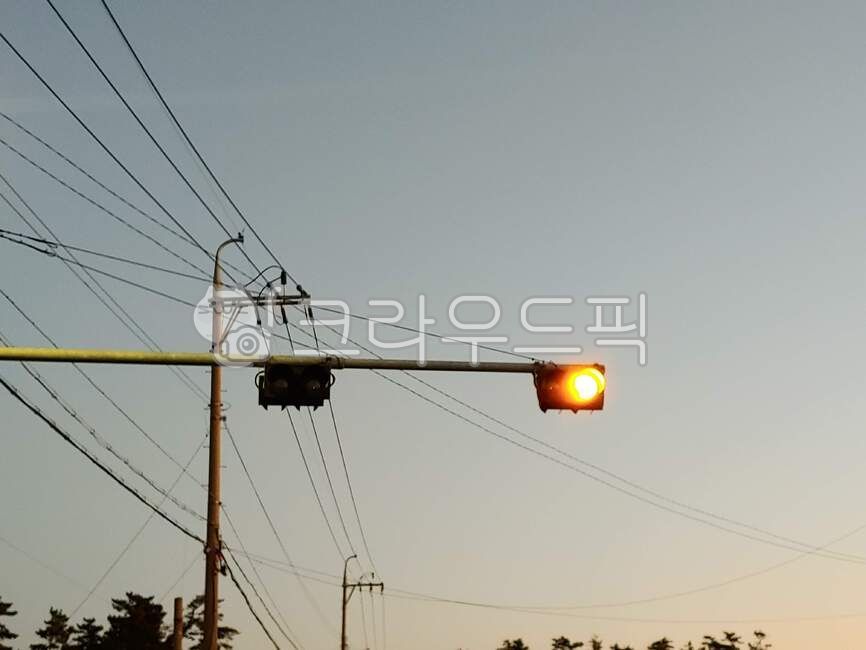 wire,traffic signal,blinking,flashing lights,Traffic Light,Jeonju