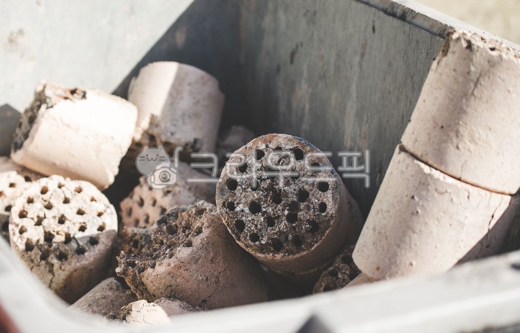 연탄,연탄재,겨울,연료,난방,겨울,계절,winter,season