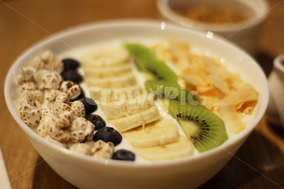food,cook,meal,dishes,foodreserves,요거트,디저트,카페,카페디저트,과일요거트,과일,과일디저트,바나나요거트,키위요거트,요플레,과일요플레,음식,식재료,요리,food,cook,meal,dishes,food reserves