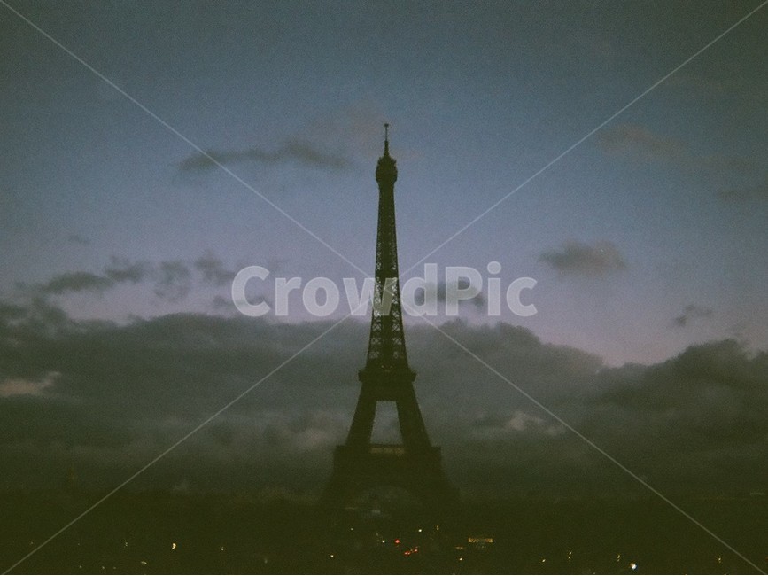 파리,에펠탑,유럽,건물,아날로그,해외,세계,프랑스,구름,필름사진,해질녘,paris,sky,oversea,world,europe,eiffeltower