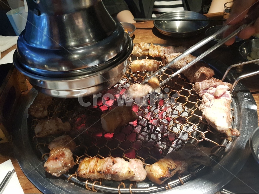 삼겹살구이,회식,숯불고기,저녁식사,식사,음식,고기요리,음식,식재료,요리,food,cook,meal,dishes,food reserves,육류,고기,meat,한식,한국음식,한국요리,korean food,korean dishes,korean meal,korean cook