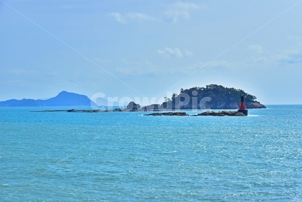 바다,대양,sea,ocean,nature,자연,outdoors,옥외,land,water,물,shoreline,해안선,coast,연안,섬,다도해,남해안,해상국립공원,등대,무인도,island,blue,파랑색,블루톤,한국자연경관,풍경,배경,바탕,백그라운드,무인등대,시설물,물결,잔잔한,해상,자연,풍경,nature,landscape,땅