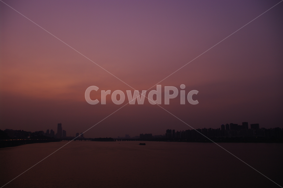 한강,도시,노을,하늘,석양,강,서울,도시,풍경,city,landscape,한국도시풍경,한국도시경관,korea cityscape,nature,자연,outdoors,옥외,sky,red sky,붉은 하늘,sunset,일몰,dawn,새벽,dusk,황혼