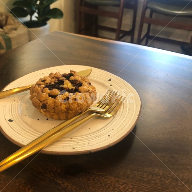 머핀,디저트,공간,muffin,food,분위기,카페,cafe,접시,음식,디저트,간식,후식,dessert,snack