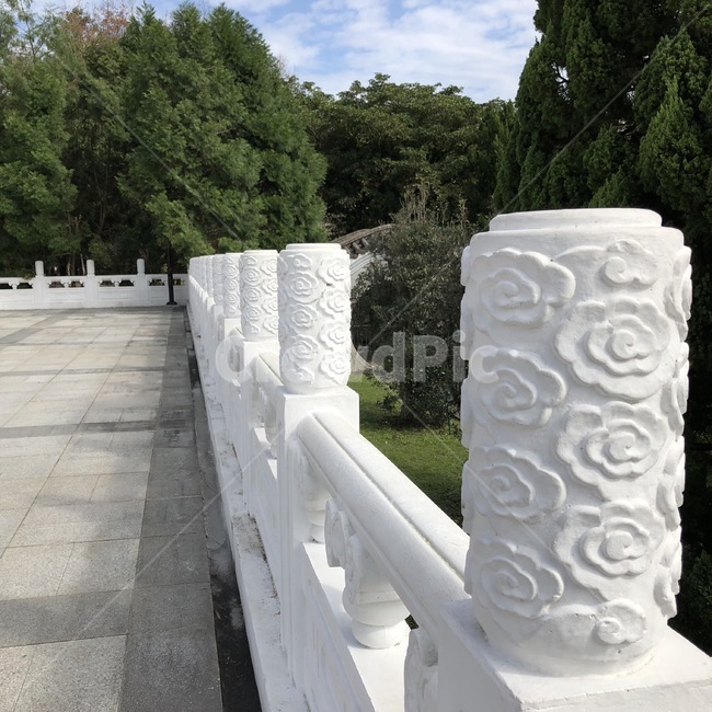 대만,국립고궁박물원,기둥,장식,문양,나무,하늘,구름,흰색,taiwan,nationalpalacemuseum,pillar,decoration,pattern,패턴,sky,cloud,white,hashira,soushokku,monyou,ki,sora,kumo,shiro,해외,외국,세계,foreign,oversea,world,조각상,동상,석상,조형물,statue,bronze statue,stone statue
