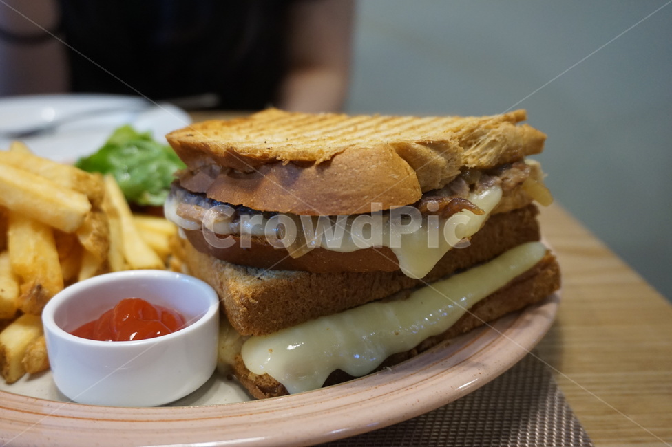 치즈,모차렐라치즈,모짜렐라치즈,파니니,치즈파니니,샌드위치,브런치,brunch,sandwich,panini,cheese,치즈요리,mozzarellacheese,빵,점심,lunch,따뜻한