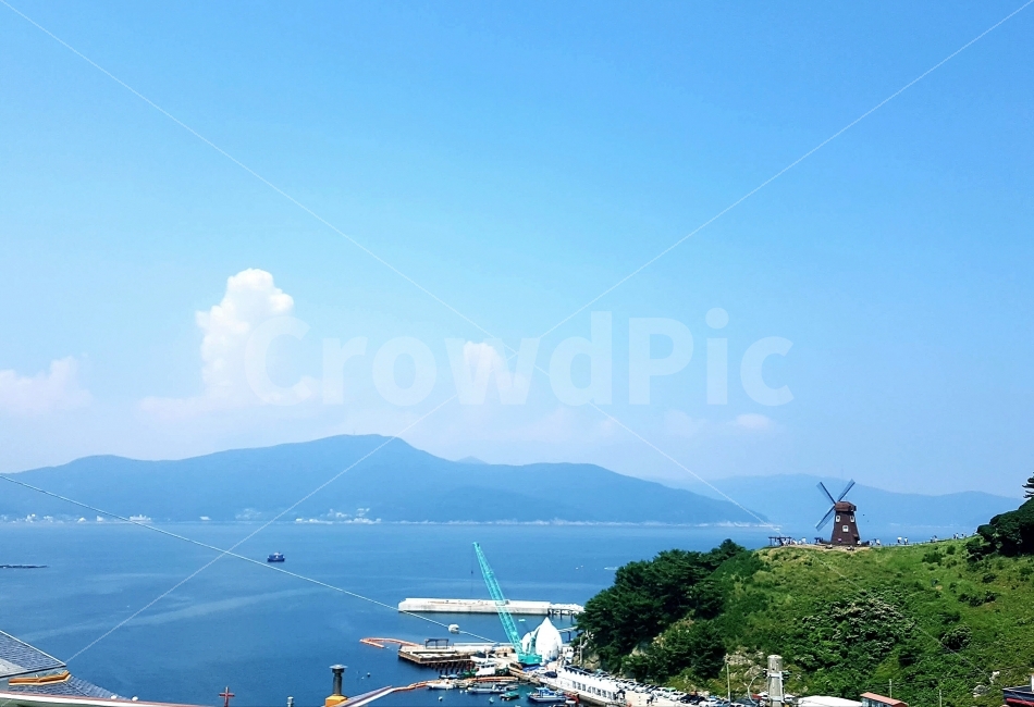 푸른,바다,하늘,산,구름,바람의언덕,풍차,blue,sea,sky,자연,풍경,nature,landscape