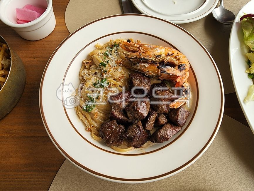 스테이크크림파스타,스테이크,크림파스타,양식,음식,food,meal,식사