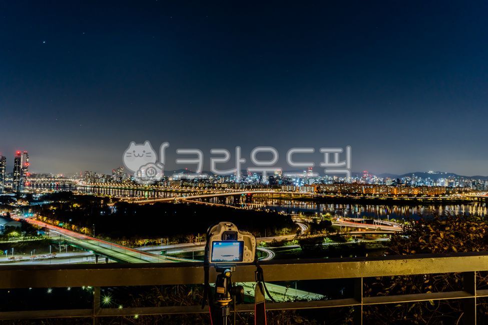 night view,hangang,night,night view of seoul,road,bridge,river,camera,han river