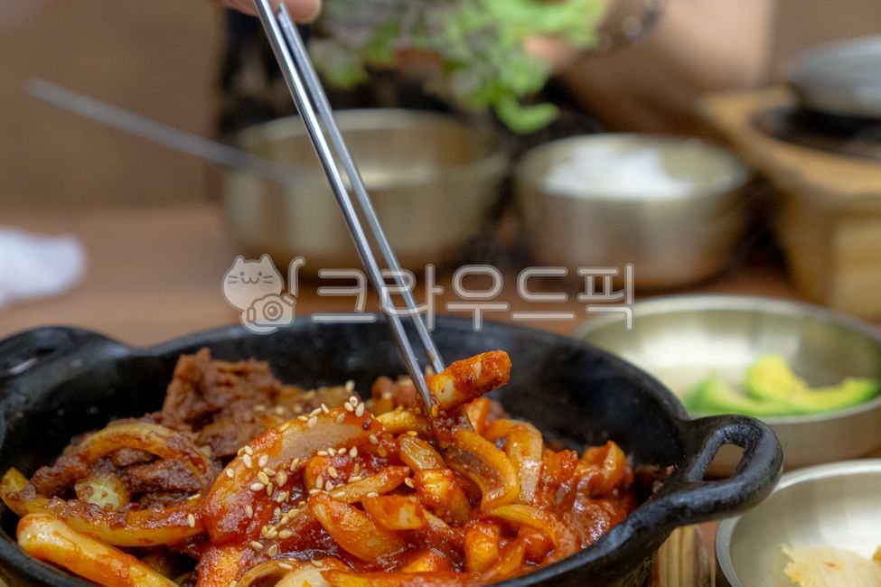 오징어볶음,한식,쌈밥,젓가락,한상차림,koreanfood,meal,식사