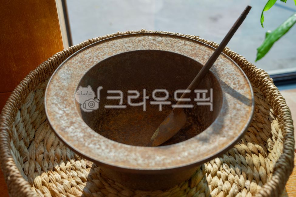 녹슨,화로,다리미,인두,햇살,창가,바구니,전통,오래된,나뭇잎,철,금속,손잡이,나무,rusty,stove,tongs,sunlight,window,basket,leaves,iron,metal,handle,wood,old,traditional