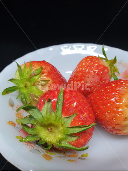 딸기,과일,fruit,strawberry,누끼,사물,오브젝트,object,그릇,접시,빨강,빨간색,red,스트로베리,음식,후식,디저트,food,먹는것,먹는거,싱싱한,싱싱하다,신선한,신선하다,음식,식재료,요리,food,cook,meal,dishes,food reserves,과일,열매,fruit
